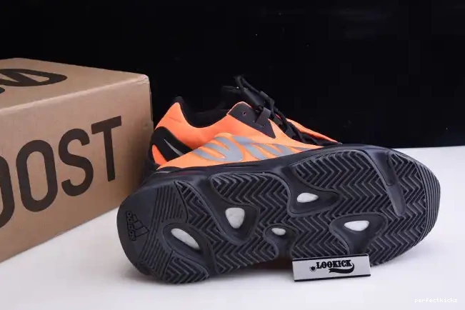 Orange FV3258 MNVN Boost 700 Yeezy Adidas 0513